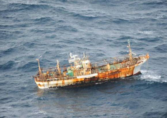 - Las autoridades canadienses encontraron un &quot;barco fantasma&quot; japon&#233;s a la deriva en el Pac&#237;fico, que fue arrastrado por el tsunami de marzo de 2011. El pesquero ha estado a la deriva por m&#225;s de un a&#241;o.