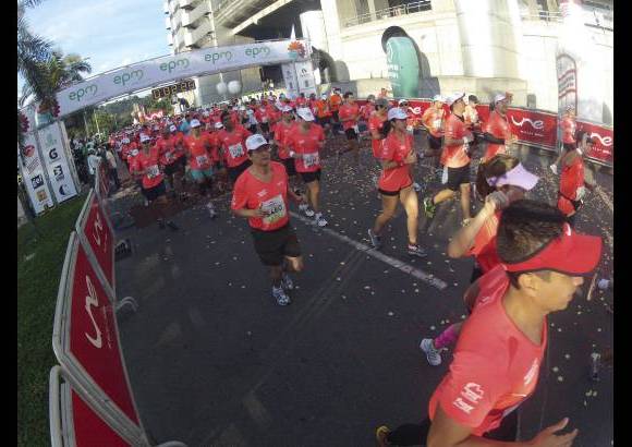 Esteban Jaramillo y Sebastián Salazar - Más de 10 mil competidores se dieron cita en esta histórica cita deportiva que se corría en las modalidades de 5, 10, 21 y 42 kilómetros.