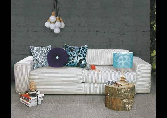 Naturaleza plasmada en objetos bellos - Verdeazul, un color relajante, "lleno de imágenes y sonidos", es la marca con la que Lina y Juan José Rincón dan vida a objetos y superficies para la casa. Madera es una de sus colecciones, inspirada en la textura de los árboles. En Vía Primavera tienen su propia tienda.