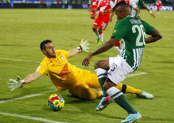 JAIME PÉREZ - John Pajoy se aproximó con peligro sobre el arco visitante pero no pudo concretar ninguna opción.