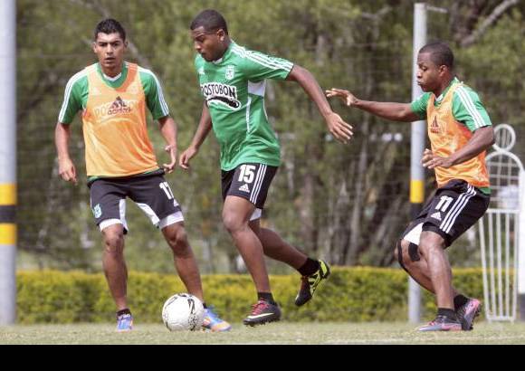 Foto Hernán Vanegas - Jherson Córdoba es sinónimo de solidez en el medio campo de Nacional que la tiene dura frente a Millonarios.