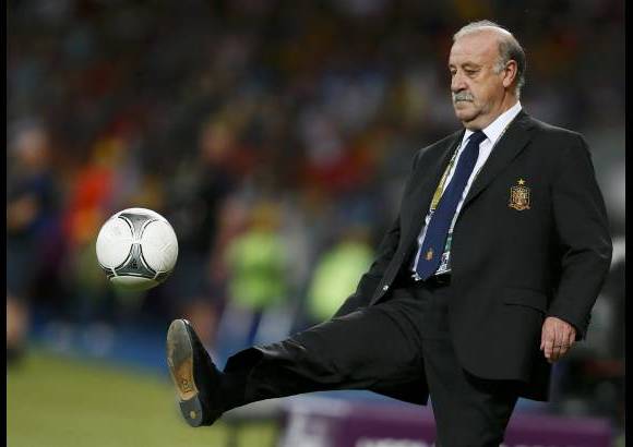 Reuters - &quot;En el f&#250;tbol no hay f&#250;tbol &#250;nico, lo importante es llegar a situaciones de gol. Y en eso nuestros jugadores son muy inteligentes&quot;: Vicente del Bosque, entrenador espa&#241;ol.