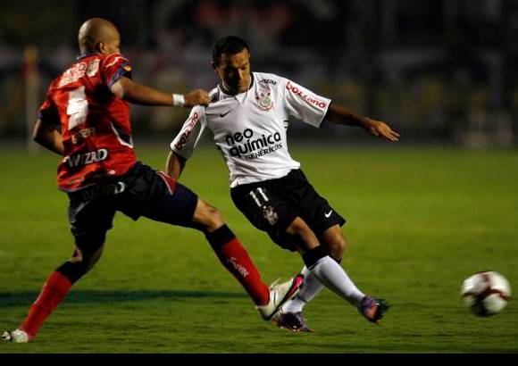 Reuters - El DIM jug&#243; mejor en el segundo tiempo, pero la falta de punter&#237;a volvi&#243; a marcar el paso del equipo de Leonel &#193;lvarez, quien termin&#243; molesto por la falta de definici&#243;n.