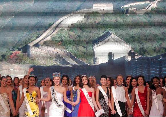 AP - La gala, de dos horas de duraci&#243;n, estuvo marcada por un gran espect&#225;culo de luces.