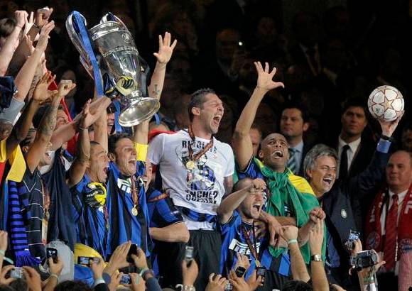 AP - En un partido trabado en lo táctico y con pocas ocasiones, Milito fabricó y anotó dos goles para darle al Inter una victoria 2-0 sobre el Bayern Múnich en la final de la Liga de Campeones.