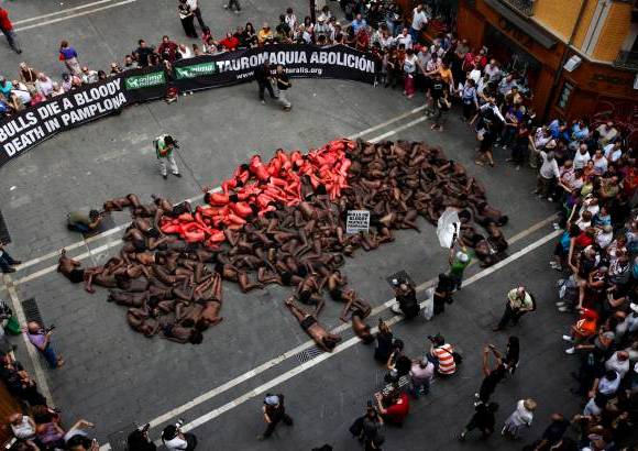 Reuters - Algunas personas también aprovechan estos días para protestar por lo que consideran un mal trato a los animales.