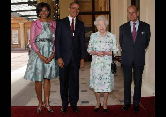 AP - Isabel II de Inglaterra y su esposo compartieron con el presidente Barack Obama y su esposa Michelle.