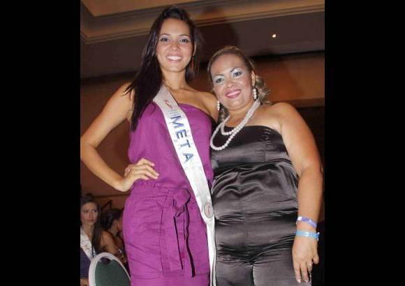 Colprensa - Los jurados encargados de escoger a la madre ganadora fueron Juan Del Mar, Toya Montoya, Gladita Vergara y Tere de Ram&#237;rez.