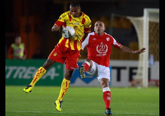 Colprensa - Santa Fe y Pereira igualaron sin goles en El Camp&#237;n.