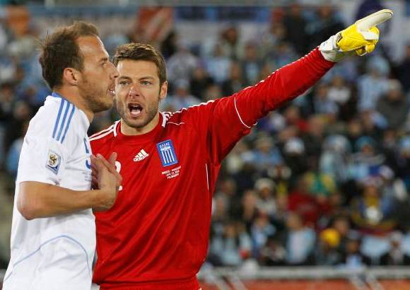 AP - El portero Alexandros Tzorvas evitó que el marcador fuera más abultado.