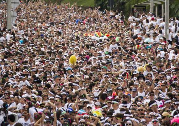 Esteban Vanegas - M&#225;s de 10.000 personas disfrutaron este domingo de los 5 kil&#243;metros m&#225;s divertidos del deporte. The color run pint&#243; de alegr&#237;a las calles de Medell&#237;n.
