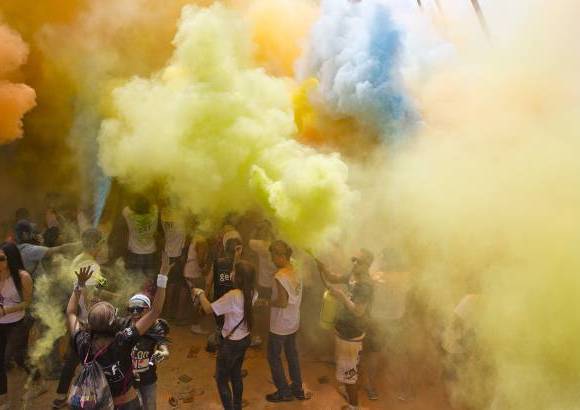 Esteban Vanegas - M&#225;s de 10.000 personas disfrutaron este domingo de los 5 kil&#243;metros m&#225;s divertidos del deporte. The color run pint&#243; de alegr&#237;a las calles de Medell&#237;n.