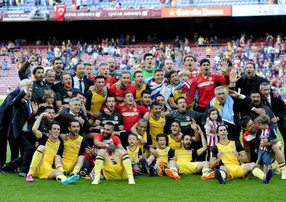 AFP - Dieciocho a&#241;os despu&#233;s, el Atl&#233;tico de Madrid ha vuelto a conquistar la Liga tras empatar 1-1 con el Barcelona.