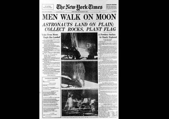 AP - NASA - Julio 21 de 1969. La primera página del New York Times después de que el Apolo 11 aterrizara en la Luna.