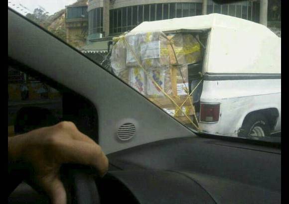 - Reporteros ciudadanos han subido a las redes sociales aquellos veh&#237;culos en los que son transportadas las cajas de los comicios de este domingo.