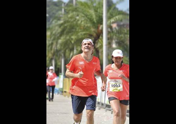 Esteban Jaramillo y Sebasti&#225;n Salazar - M&#225;s de 10 mil competidores se dieron cita en esta hist&#243;rica cita deportiva que se corr&#237;a en las modalidades de 5, 10, 21 y 42 kil&#243;metros.