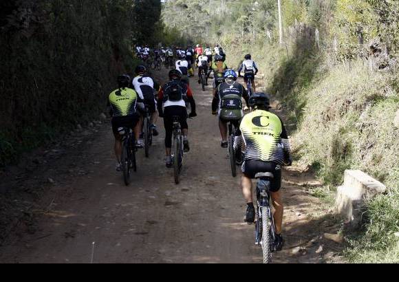Manuel Saldarriaga - Deportistas y ciclistas de alto rendimiento se hicieron presentes para el comienzo del Clásico EL COLOMBIANO.