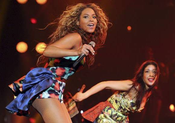 AP - Actualmente Beyonc&#233; se encuentra de gira por Europa. Esta imagen corresponde al concierto en Par&#237;s el pasado 25 de abril.