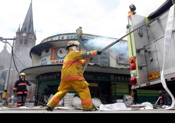 Hern&#225;n Vanegas - l incendio se origin&#243; por una chispa generada en uno de los dos motores de una m&#225;quina peinadora, empleada para procesar la estopa.
