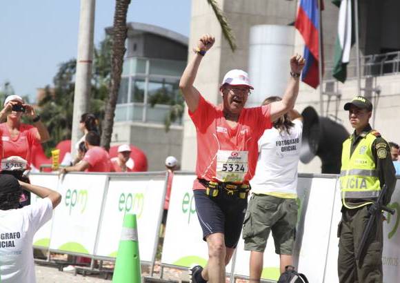 Esteban Jaramillo y Sebastián Salazar - Más de 10 mil competidores se dieron cita en esta histórica cita deportiva que se corría en las modalidades de 5, 10, 21 y 42 kilómetros.
