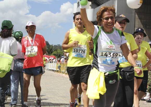 Esteban Jaramillo y Sebastián Salazar - Más de 10 mil competidores se dieron cita en esta histórica cita deportiva que se corría en las modalidades de 5, 10, 21 y 42 kilómetros.