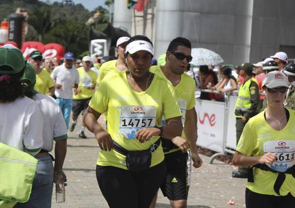 Esteban Jaramillo y Sebastián Salazar - Más de 10 mil competidores se dieron cita en esta histórica cita deportiva que se corría en las modalidades de 5, 10, 21 y 42 kilómetros.