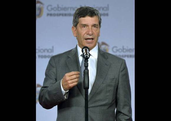 AFP - La Alcald&#237;a de Bogot&#225; recibi&#243; como nuevo inquilino al ministro de Trabajo de Colombia, Rafael Pardo, quien asumi&#243; como encargado en reemplazo del destituido Gustavo Petro con la promesa de continuar su plan de gobierno y poner &#233;nfasis en la movilidad y la seguridad ciudadana.