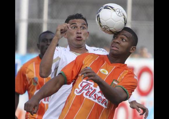 R&#243;binson S&#225;enz - Los aficionados que asistieron al Parque Estadio Sur, disfrutaron de un encuentro en donde el equipo de Pedro Sarmiento mostr&#243; una actitud diferente a las ultimas fechas: m&#225;s f&#250;tbol y entrega.