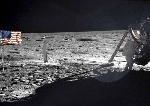 Reuters - Al ser el primer hombre en pisar la Luna, Neil Armstrong se convirti&#243; en una de las personalidades m&#225;s c&#233;lebres de la mitad del siglo XX.
