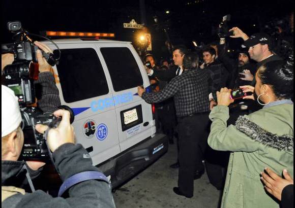 Reuters - Elias afirmó que no podía difundir información alguna sobre la manera como fue encontrado el cadáver de Houston en el hotel Hilton de Beverly Hills.