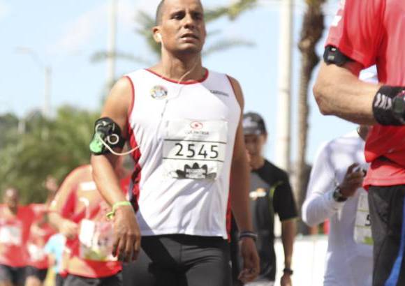 Esteban Jaramillo y Sebasti&#225;n Salazar - M&#225;s de 10 mil competidores se dieron cita en esta hist&#243;rica cita deportiva que se corr&#237;a en las modalidades de 5, 10, 21 y 42 kil&#243;metros.