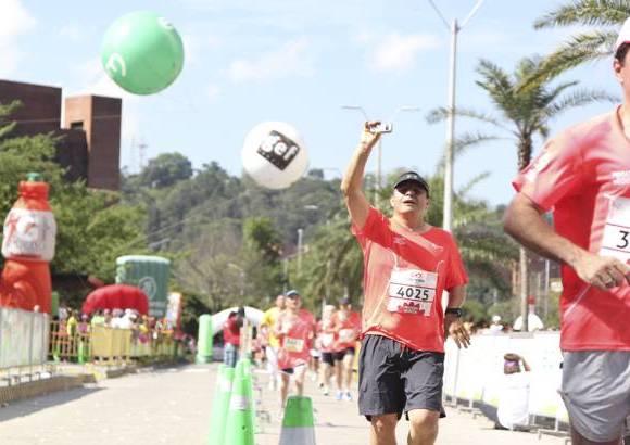 Esteban Jaramillo y Sebasti&#225;n Salazar - M&#225;s de 10 mil competidores se dieron cita en esta hist&#243;rica cita deportiva que se corr&#237;a en las modalidades de 5, 10, 21 y 42 kil&#243;metros.