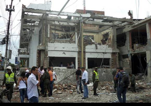 Reuters - "Lamentamos tener que informar a los colombianos que este atentado se podría tratar de una retaliación en contra de las acciones que se adelantan en contra del narcotráfico en esa región del país", precisó el director de la Policía Nacional, general Óscar Naranjo.