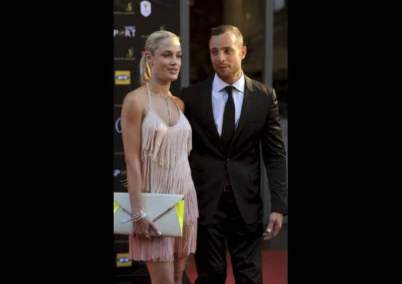 AP - La chica sal&#237;a desde hac&#237;a menos de un a&#241;o con Pistorius, cuya vida sentimental ha sido calificada de &quot;agitada&quot; por la prensa sudafricana.