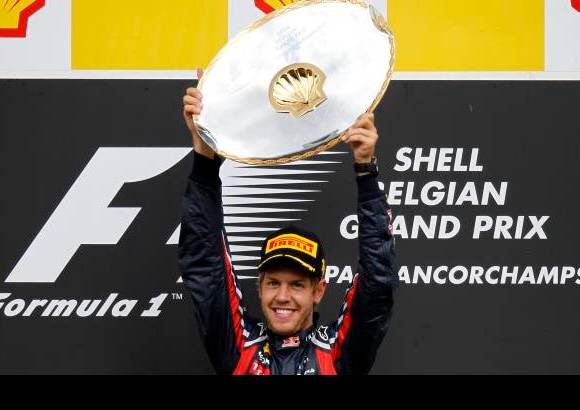 Reuters - Pero la gran fiesta fue, una vez m&#225;s, la de Red Bull, que, salvo una aut&#233;ntica tragedia, volver&#225; a celebrar este a&#241;o la consecuci&#243;n de ambos t&#237;tulos gracias a la genial nave dise&#241;ada por el estelar Adrian Newey.