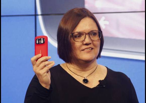 Reuters - Nokia abandonó el año pasado su propio software para teléfonos en favor del Windows Phone de Microsoft, pero la decisión ha tenido hasta ahora un impacto limitado debido al elevado precio de los teléfonos que lo usan.