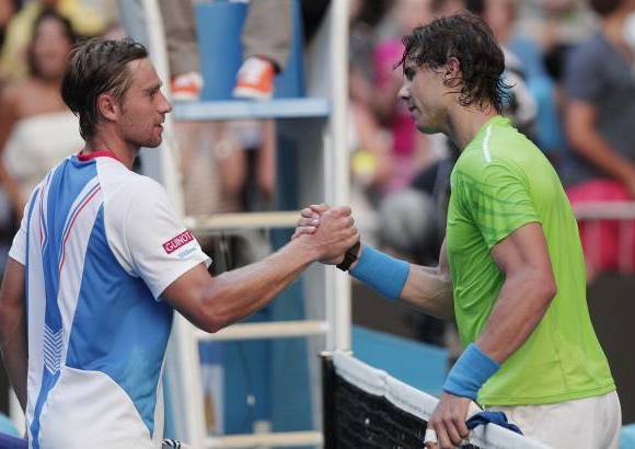 AP - Sin embargo, su estreno fue todo un paseo al despachar 6-4, 6-1, 6-1 al estadounidense Alex Kuznetsov en menos de dos horas.
