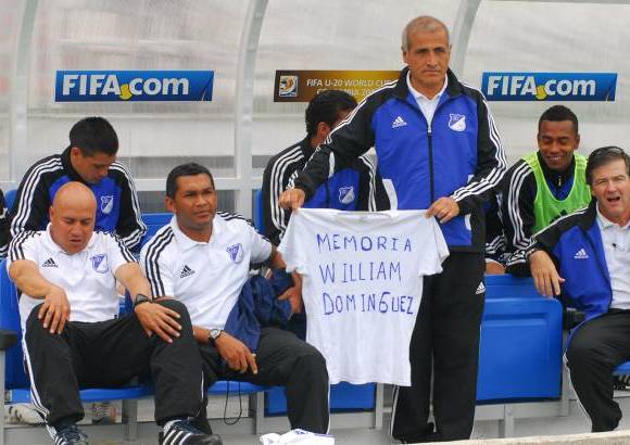 Colprensa - Millonarios venci&#243; 0-1 a Once Caldas en el Palogrande. Antes de iniciar el partido en Manizales con Once Caldas, Millonarios le rindi&#243; un homenaje al soldado William Dom&#237;nguez, hincha del elenco azul, quien fue asesinado el viernes.