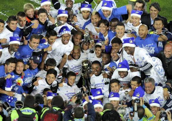 Colprensa - Millonarios alcanz&#243; la estrella 14 al superar en la gran final de la Liga Postob&#243;n II-2012 al Independiente Medell&#237;n. Dram&#225;tica definici&#243;n desde los penaltis despu&#233;s de empatar 0-0 en la ida y 1-1 este domingo.