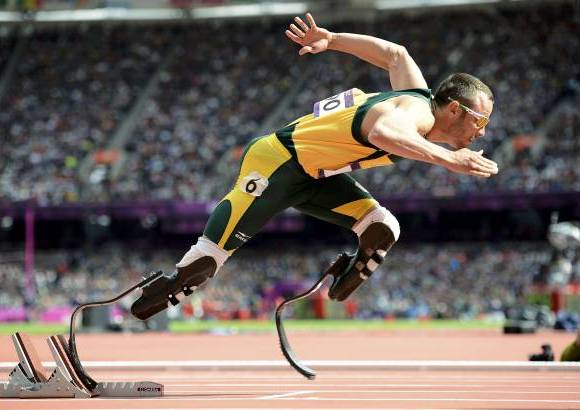Reuters - Era una carrera de cinco, y pasaban los tres primeros, pero Pistorius s&#243;lo cedi&#243; ante el dominicano Luquel&#237;n Santos, campe&#243;n mundial j&#250;nior.