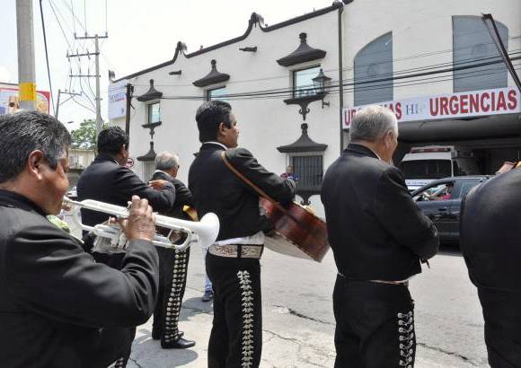 Reuters - Con mariachis es despedida Chavela Vargas, conocida como La Llorona o La Chamana de México.