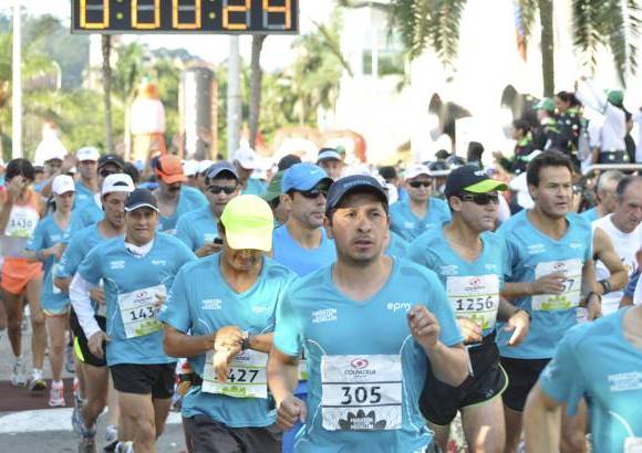 Esteban Jaramillo y Sebastián Salazar - Más de 10 mil competidores se dieron cita en esta histórica cita deportiva que se corría en las modalidades de 5, 10, 21 y 42 kilómetros.