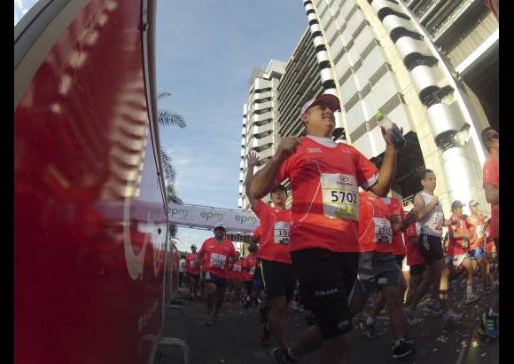 Esteban Jaramillo y Sebastián Salazar - Más de 10 mil competidores se dieron cita en esta histórica cita deportiva que se corría en las modalidades de 5, 10, 21 y 42 kilómetros.