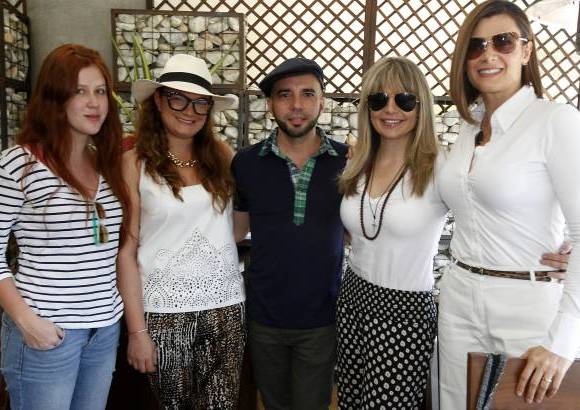 foto sebastian vargas - Ariadna Ruiz, Juliana Ruiz, Amaury Echenique, Natalia Romero y Viena Ruiz.
