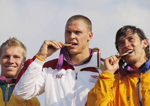Reuters - Oquendo alcanz&#243; la final del torneo masculino del BMX de los Juegos Ol&#237;mpicos de Londres 2012, tras acabar tercero, por detr&#225;s del let&#243;n Maris Strombergs, que fue oro, y del neoceland&#233;s Sam Willoughby.