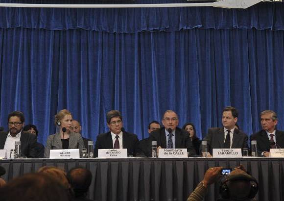 Cortes&#237;a Presidencia de la Rep&#250;blica - En una declaraci&#243;n conjunta, ambas delegaciones anunciaron que iniciar&#225;n, el 15 de noviembre en La Habana, Cuba, las reuniones formales.