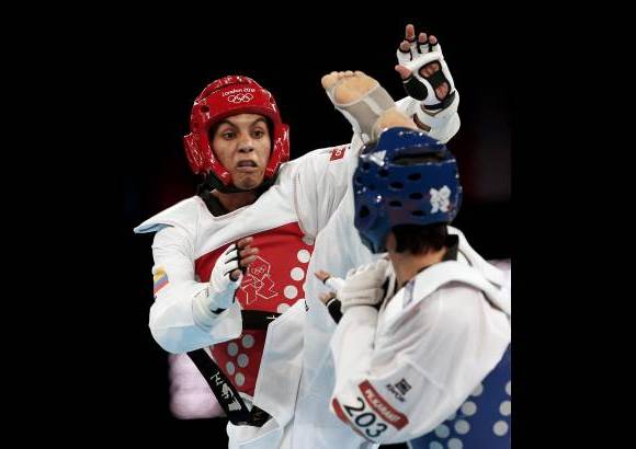 Reuters - El colombiano ganó tres combates para adjudicarse la medalla. Solo perdió la semifinal ante el que terminaría siendo el medallista de oro.
