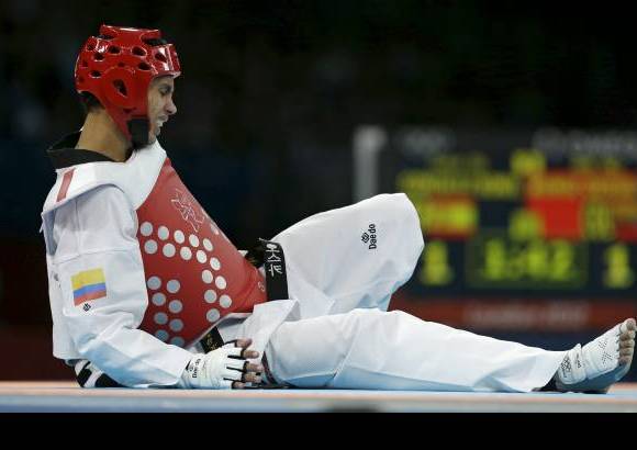 AP - Satisfacción, alegría y suspenso se vivió durante el combate que le dio la medalla de bronce al colombiano.