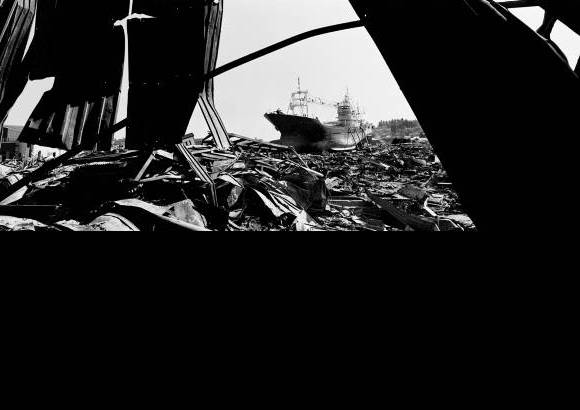 Reuters - Paolo Pellegrin, de la revista italiana Zeit, gan&#243; con le serie Tsunami aftermath, sobre el devastador terremoto de 9.0 en las costas de Jap&#243;n.