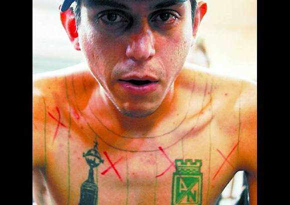 Esteban Vanegas - El amor del hincha es un sentimiento sagrado. Y esa pasi&#243;n por los colores verde y blanco llevaron a Felipe &#193;lvarez Henao a tatuarse la camiseta de su equipo en todo su torso.